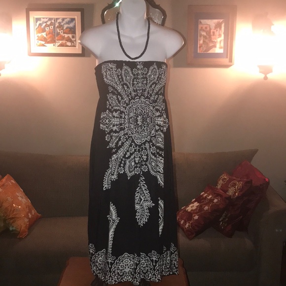 amor vivian Dresses & Skirts - New☀️Strapless Spring dress 🌺👗